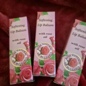 Minkštinantis lūpų balzamas, Rose Natural iš Bulgarijos